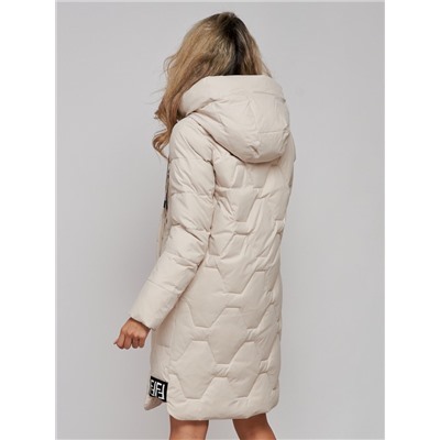Пальто утепленное молодежное зимнее женское бежевого цвета 589899B