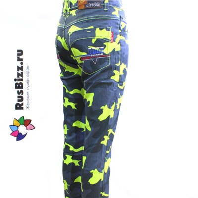Рост 150-156. Эффектные детские брюки Vold камуфляжного орнамента зеленого цвета.