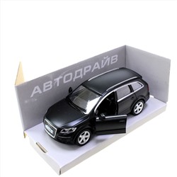 Модель машины Audi Q7 масштаб 1:32  (длинна 12см) черного цвета.