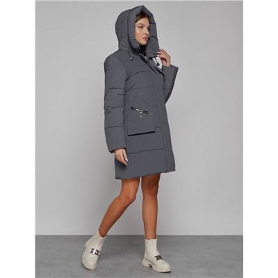 Пальто утепленное с капюшоном зимнее женское темно-серого цвета 52429TC