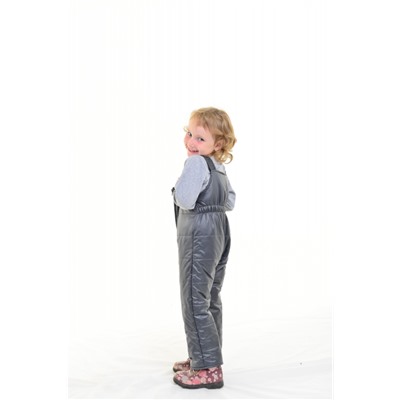 Детский утепленный полукомбинезон из мягкой курточной глянцевой ткани, цвет - серый