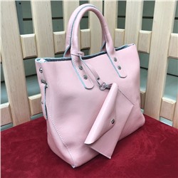 Стильная сумка Sanday_east из натуральной кожи нежно-розового цвета.