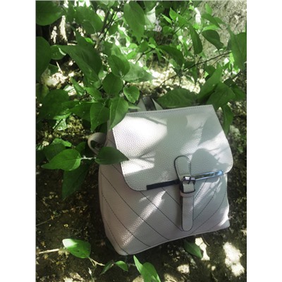 Стильная женская сумка-рюкзак Freedom_walk из эко-кожи жемчужно-серого цвета.