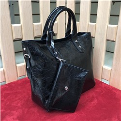 Стильная сумка Sanday_east из натуральной кожи черного цвета.