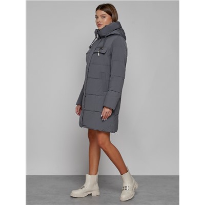Пальто утепленное с капюшоном зимнее женское темно-серого цвета 52429TC